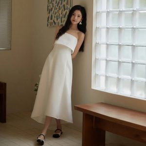 Sencillo vestido de novia de satén claro Vestido blanco pequeño Vestido de novia sin tirantes