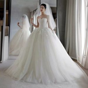 Vestido de novia principal de satén importado, sin tirantes, sexy, hecho a mano y de lujo, de la marca coreana Noble Miss.